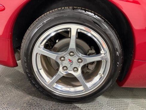 Used 2004 Chevrolet Corvette Coupe w/ Roof Package RWD image 18