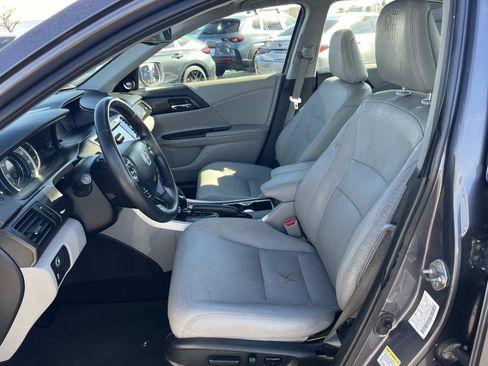 Used 2014 Honda Accord Touring image 19