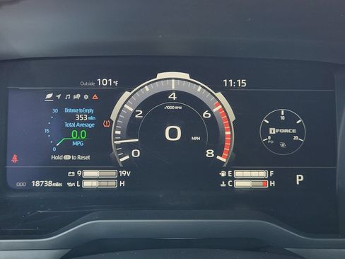 Certified 2025 Toyota Tundra Limited AWD/4WD image 18