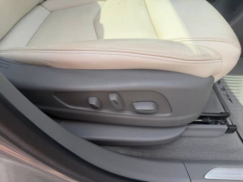 Used 2018 Cadillac XT5 Luxury w/ Driver Awareness Package FWD image 33