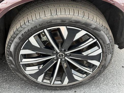 Used 2025 Volvo XC90 T8 Ultra AWD/4WD image 8