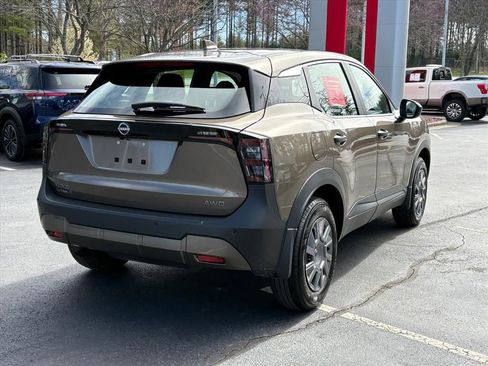 Certified 2025 Nissan Kicks S image 8