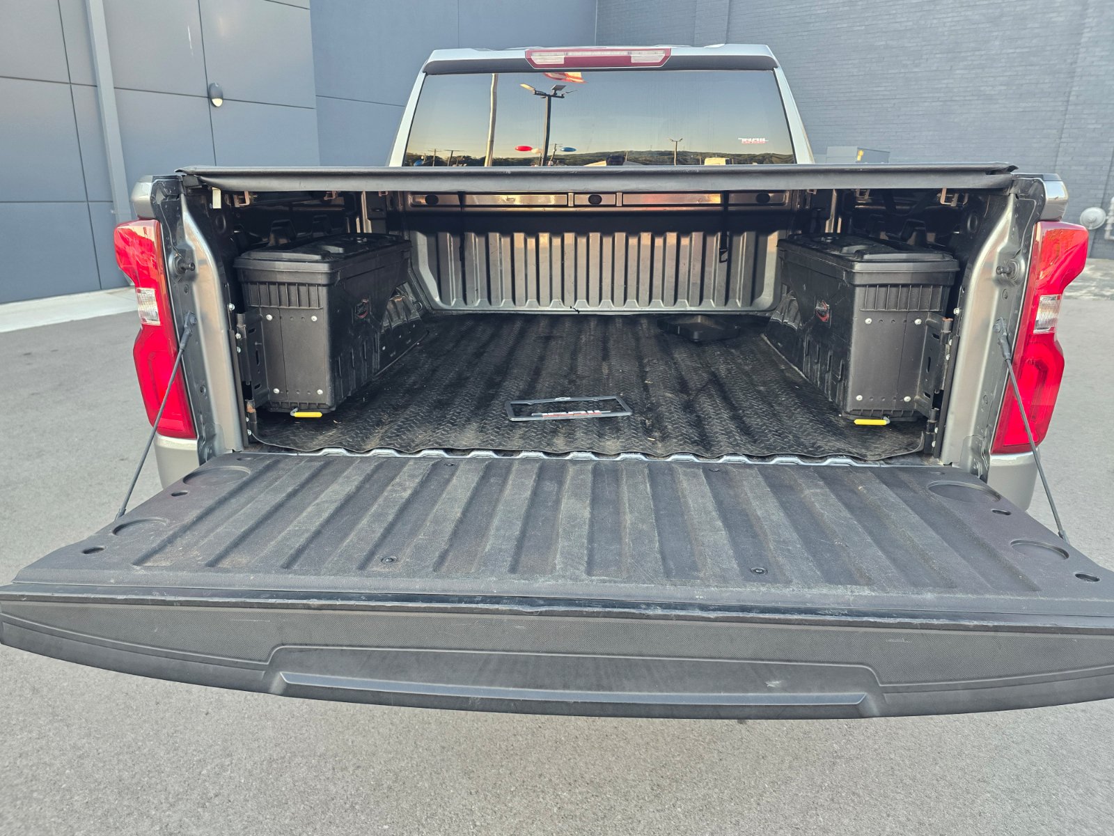 Used 2021 Chevrolet Silverado 1500 LT Trail Boss w/ LPO, Dark Essentials Package AWD/4WD image 13