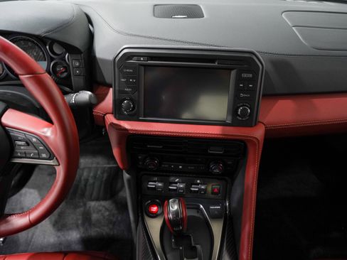 Used 2021 Nissan GT-R Premium AWD/4WD image 11