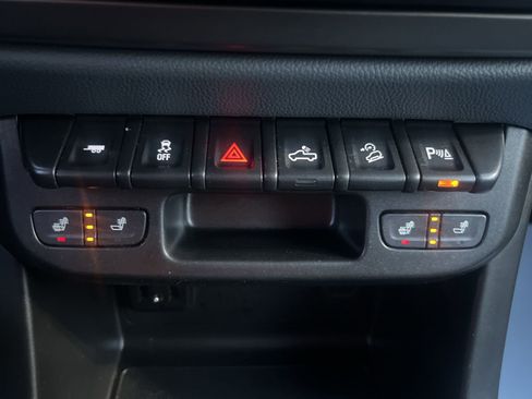 Used 2022 Chevrolet Colorado Z71 w/ Z71 Midnight Edition image 35