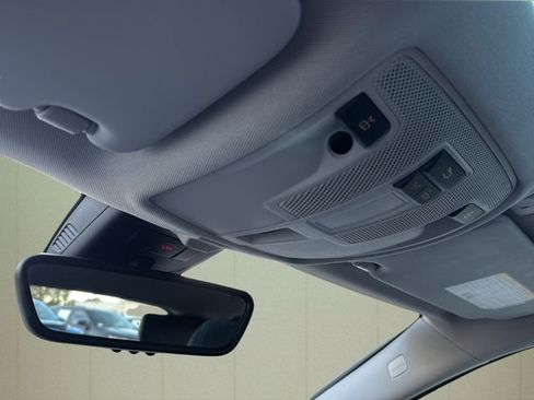 Used 2017 INFINITI QX30 Premium w/ Navigation Package image 35