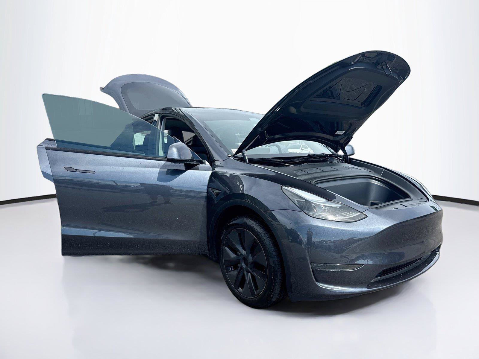 Used 2025 Tesla Model Y Long Range RWD image 37