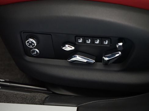 Used 2022 Bentley Flying Spur Plug-In Hybrid AWD/4WD image 31