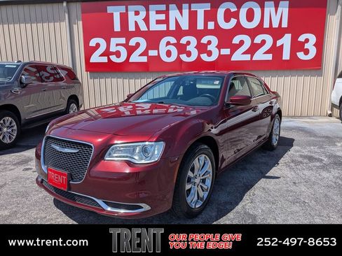 Used 2020 Chrysler 300 Touring AWD/4WD image 1