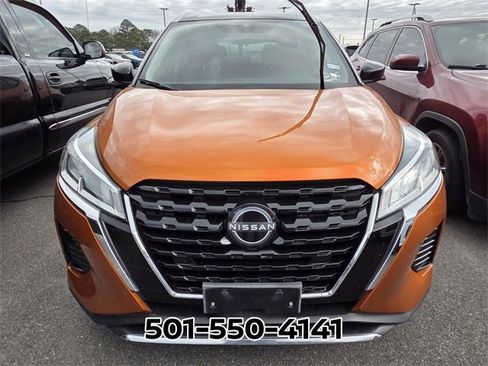 Used 2023 Nissan Kicks SV image 2