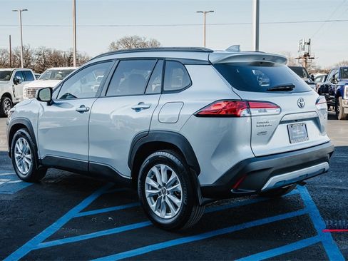 Used 2023 Toyota Corolla Cross LE image 6
