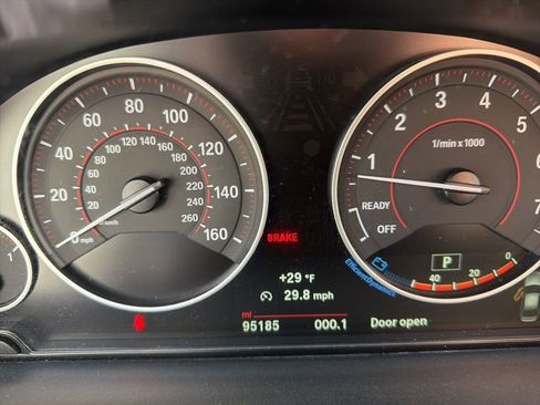 Used 2017 BMW 330i xDrive Sedan w/ Premium Package image 9