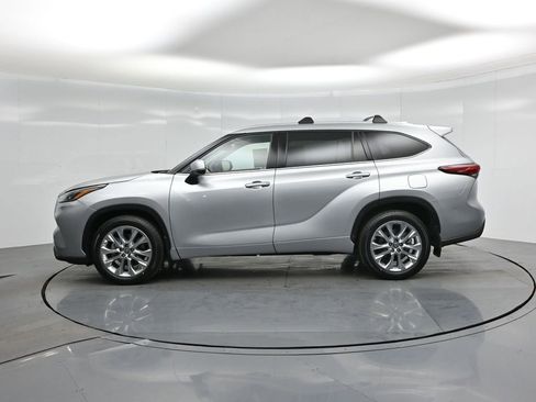Used 2022 Toyota Highlander Limited image 31