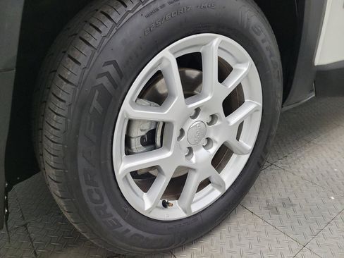 Used 2019 Jeep Renegade Latitude image 31