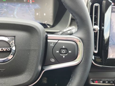 New 2026 Volvo XC40 B5 Ultra w/ Climate Package AWD/4WD image 18