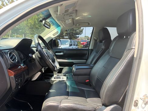 Used 2014 Toyota Tundra Limited w/ Limited Premium Package AWD/4WD image 12