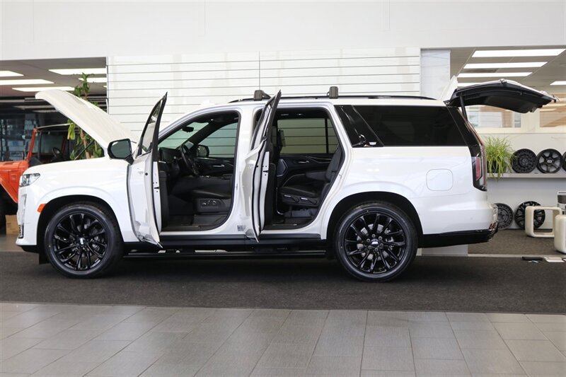 Used 2024 Cadillac Escalade Sport Platinum w/ LPO, ONYX Package AWD/4WD image 10