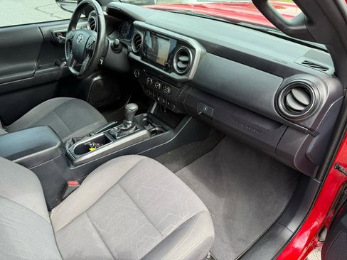 Used 2019 Toyota Tacoma TRD Sport w/ Technology Package RWD image 20