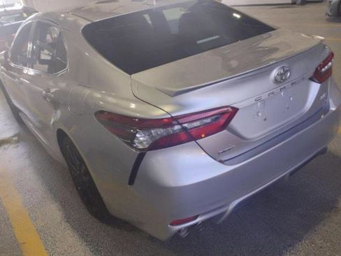 Used 2022 Toyota Camry XSE image 3