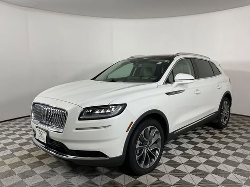 Used 2022 Lincoln Nautilus Reserve image 4