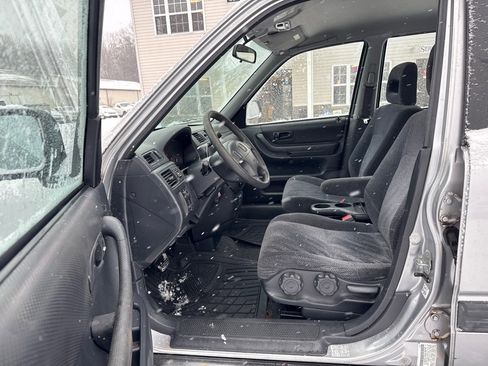 Used 2001 Honda CR-V LX image 9