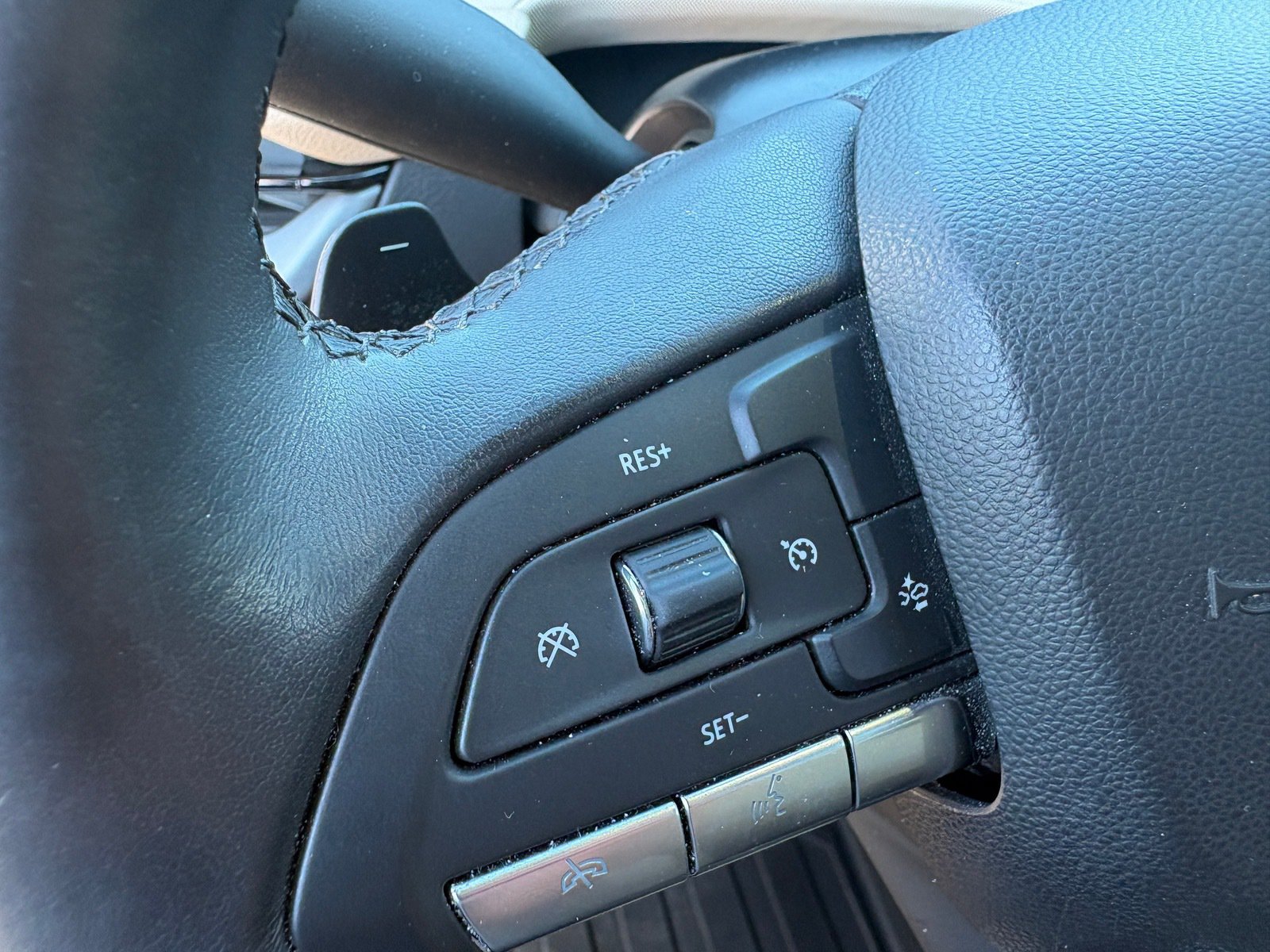 Used 2024 Cadillac XT4 Luxury FWD image 19