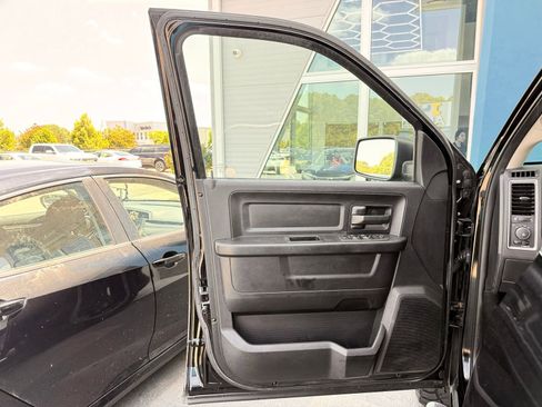 Used 2013 RAM 1500 Express RWD image 16