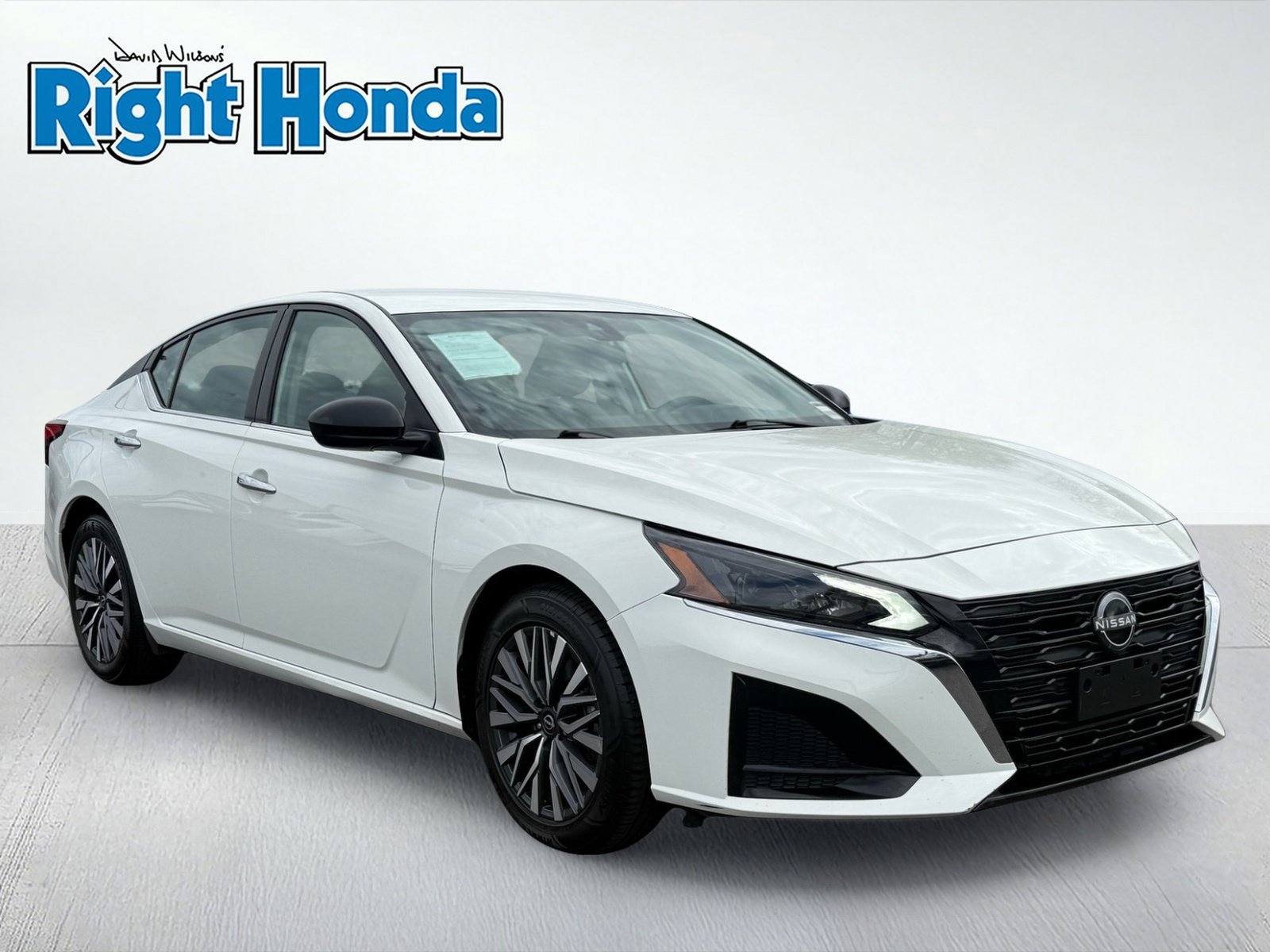 Used 2025 Nissan Altima 2.5 SV FWD image 10