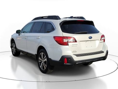 Used 2018 Subaru Outback 2.5i Limited AWD/4WD image 3