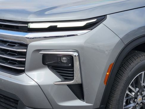 New 2026 Chevrolet Traverse LT w/ Driver Confidence Package FWD image 5