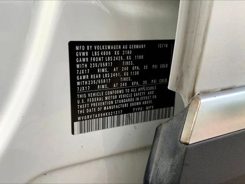 Used 2017 Volkswagen Tiguan Wolfsburg Edition image 32