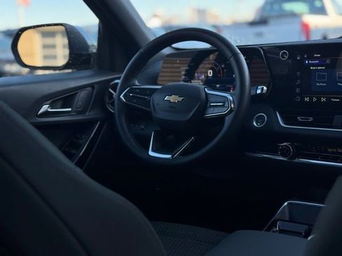 Used 2025 Chevrolet Equinox LT image 20