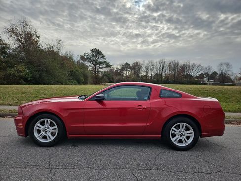 Used 2013 Ford Mustang Coupe image 2