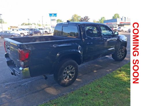 Used 2019 Toyota Tacoma SR5 AWD/4WD image 5