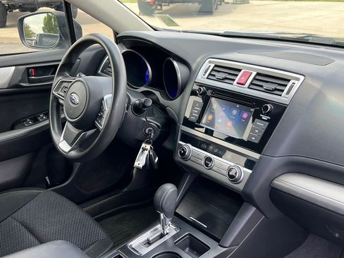 Used 2019 Subaru Outback 2.5i AWD/4WD image 18