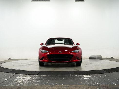 Used 2023 MAZDA MX-5 Miata Grand Touring RWD image 9