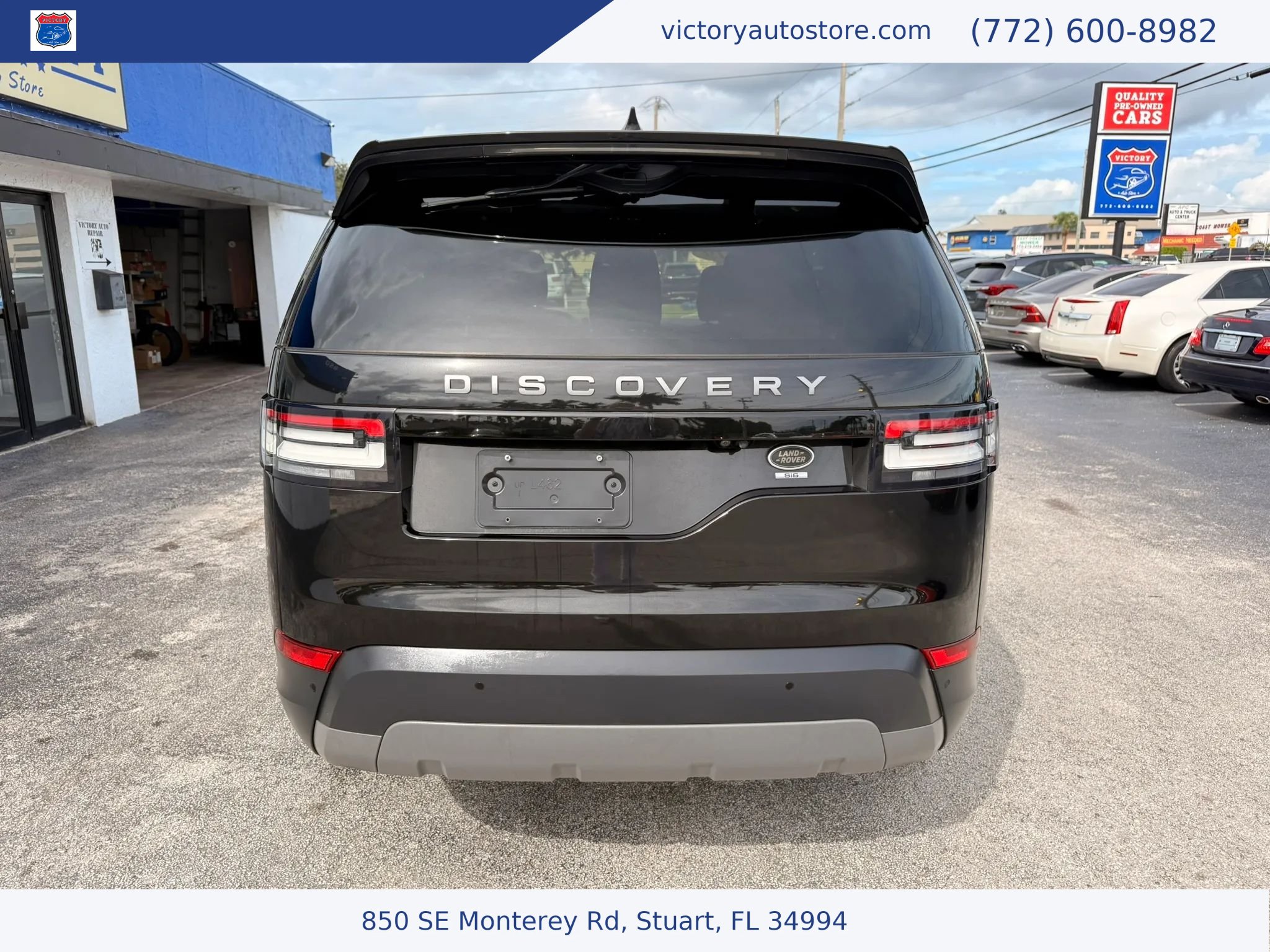 Used 2019 Land Rover Discovery SE AWD/4WD image 13