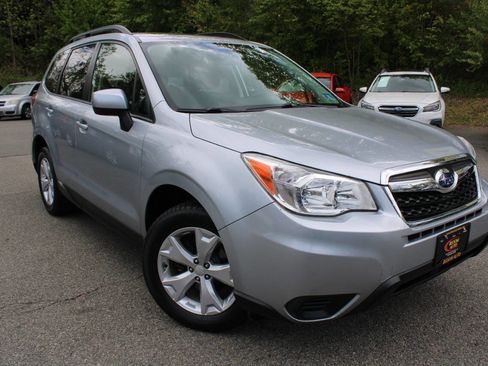 Used 2014 Subaru Forester 2.5i Premium w/ All-Weather Package AWD/4WD image 4