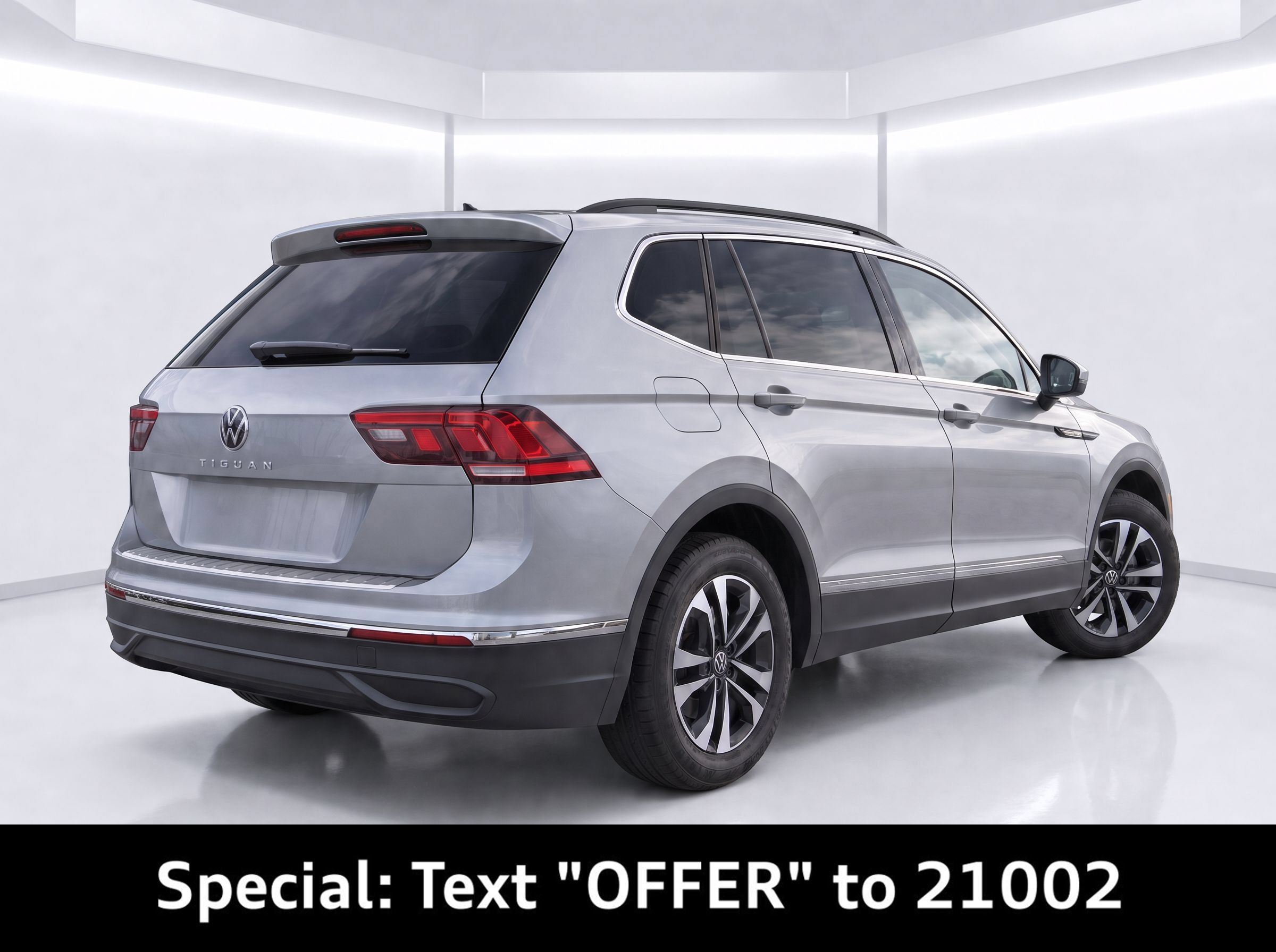 Used 2024 Volkswagen Tiguan S FWD image 4