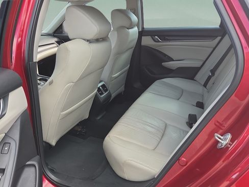 Used 2018 Honda Accord Touring image 11