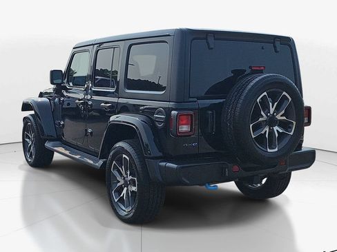 Used 2024 Jeep Wrangler Unlimited w/ Convenience Group AWD/4WD image 8