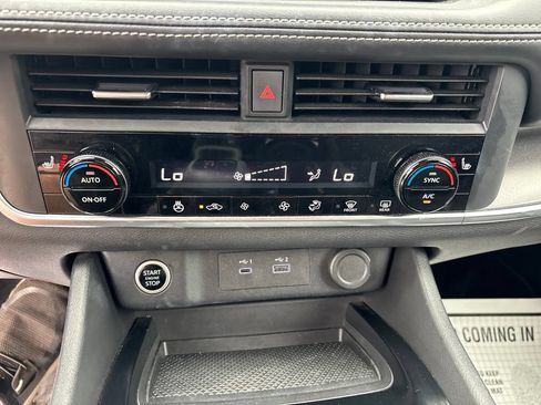 Certified 2023 Nissan Rogue SV w/ SV Premium B Package AWD/4WD image 28