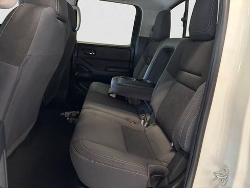Certified 2025 Nissan Frontier SV w/ SV Convenience Package AWD/4WD image 13
