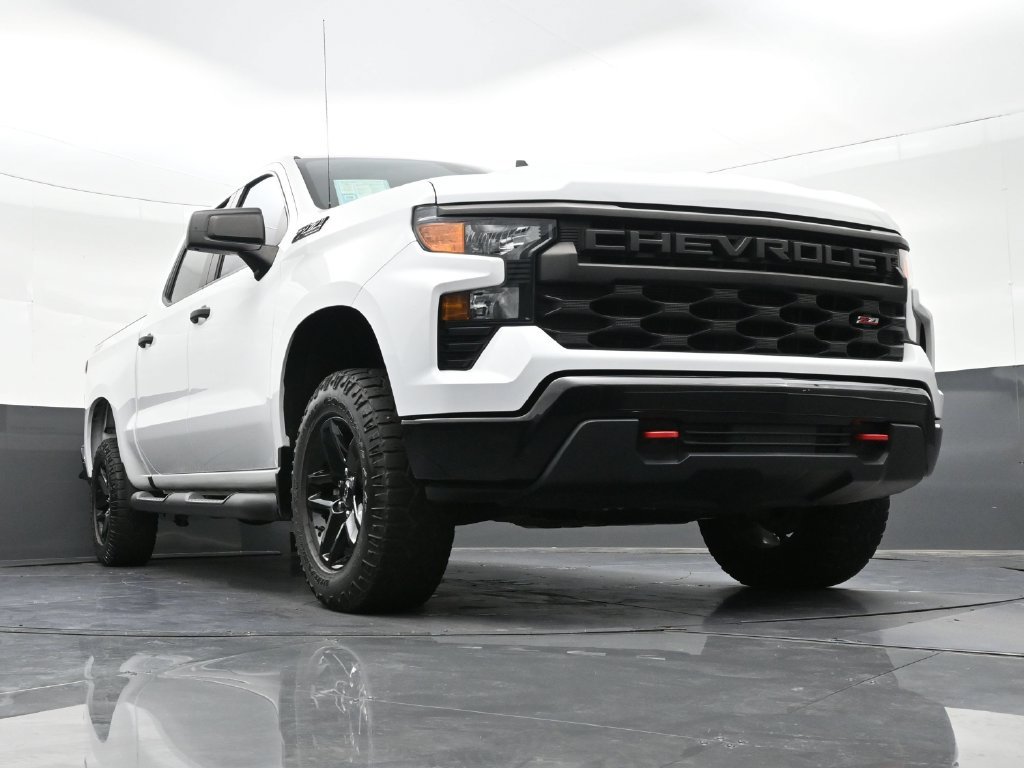 Used 2023 Chevrolet Silverado 1500 Custom Trail Boss w/ LPO, Dark Essentials Package AWD/4WD image 29
