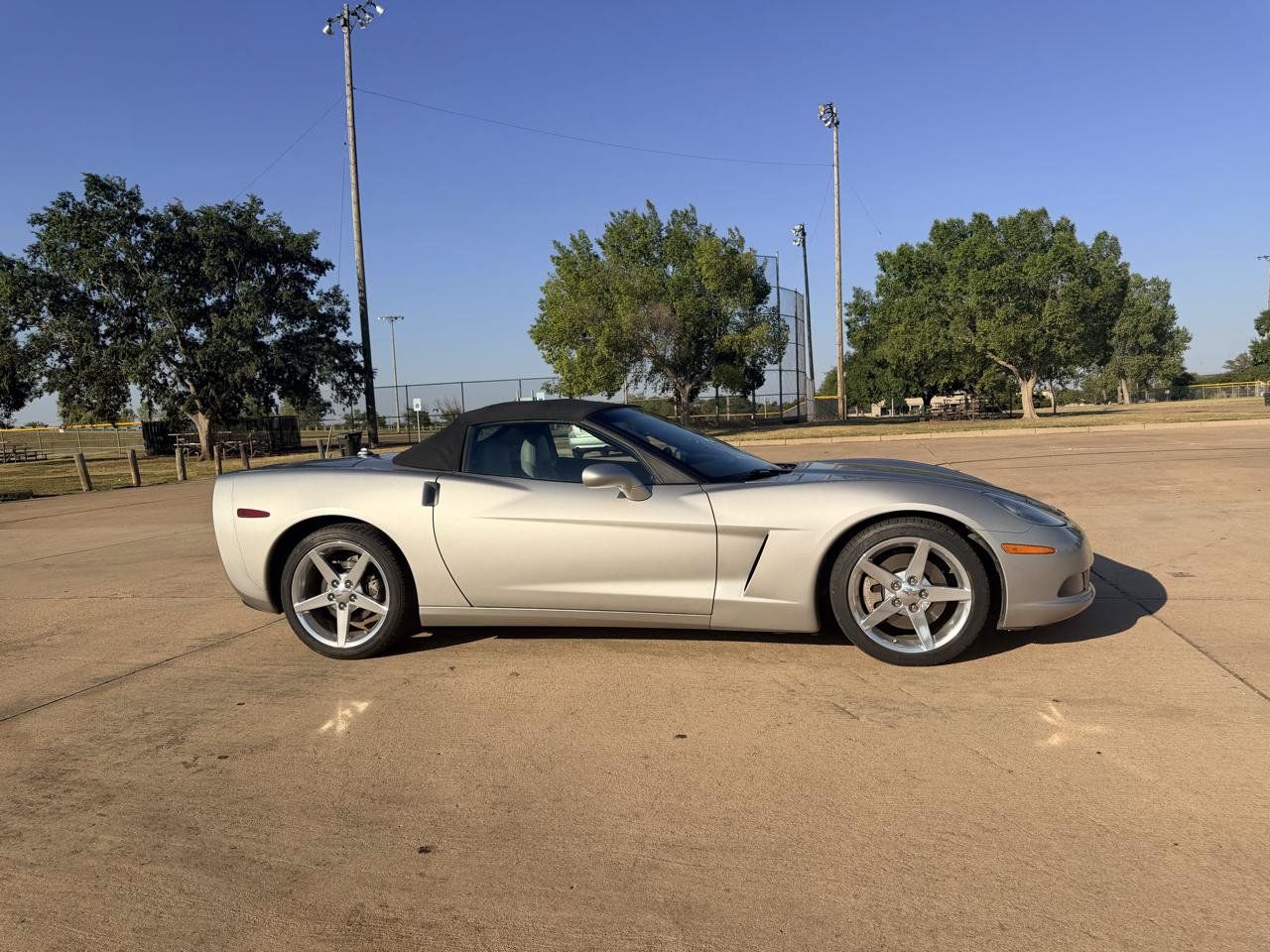 Used 2005 Chevrolet Corvette Convertible w/ Preferred Equipment Group RWD image 35