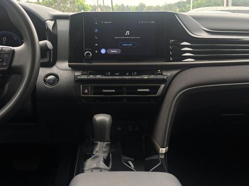 Used 2025 Toyota Camry LE FWD image 22