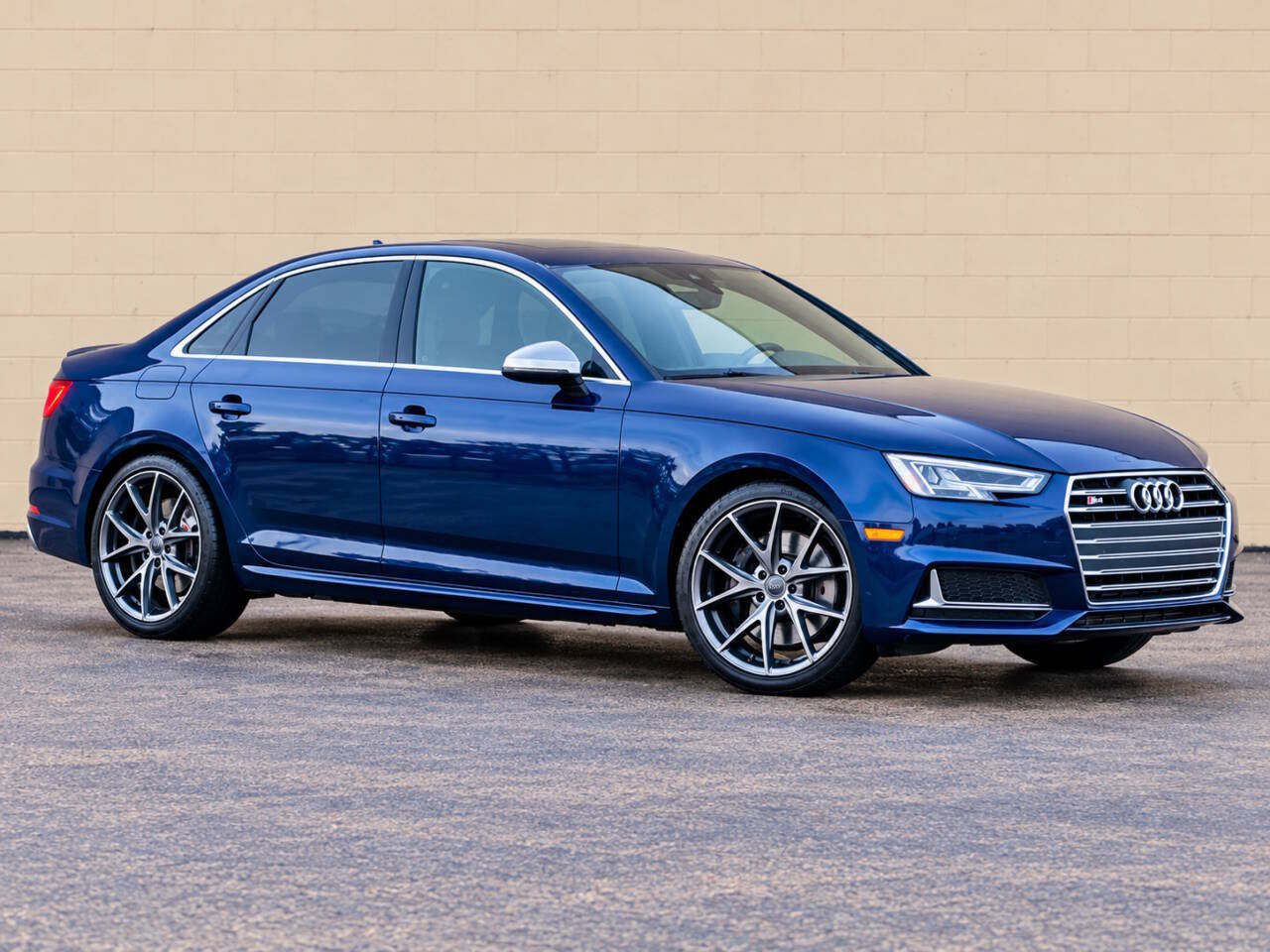 Used 2018 Audi S4 Premium Plus w/ Navigation Package AWD/4WD image 2