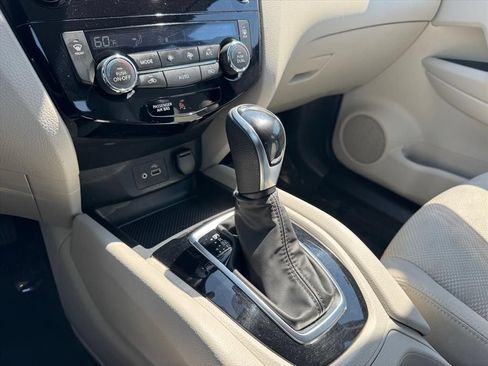 Certified 2022 Nissan Rogue Sport SV AWD/4WD image 21