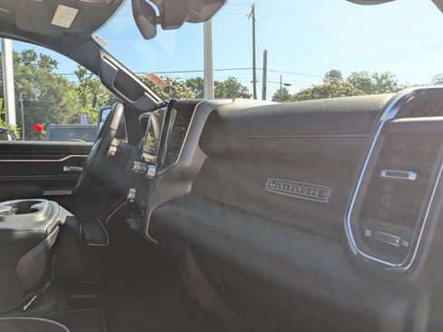 Used 2025 RAM 1500 Laramie AWD/4WD image 34