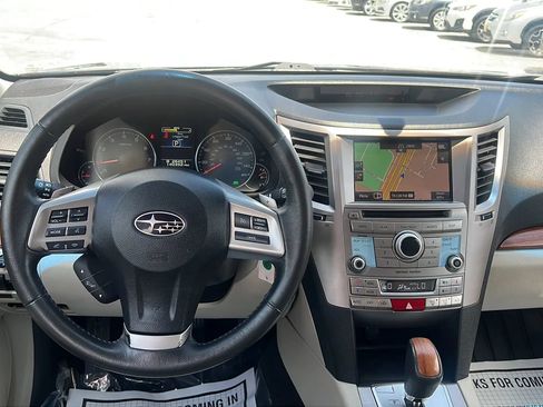 Used 2013 Subaru Outback 2.5i Limited AWD/4WD image 9